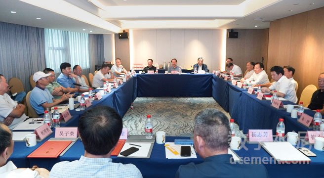 浙江省水泥協(xié)會(huì)成立四十周年座談會(huì)在杭州召開(kāi)：四十年砥礪同行，新…